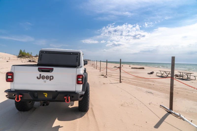 BAK 2020 Jeep Gladiator 5ft Bed BAKFlip MX4 - Image 32