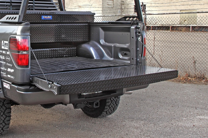 Dee Zee 99-07 Ford SuperDuty Tailgate Protector Full Black-Tread - Image 2