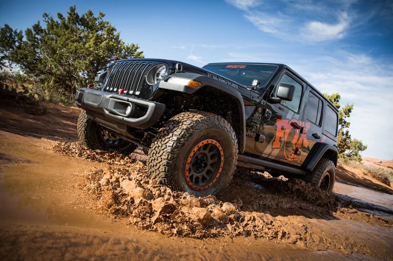 Fox 18+ Jeep JL 2.0 Performance Series 12.2in. Smooth Body Reservoir Rear Shock / 3.5-4in. Lift - Image 3