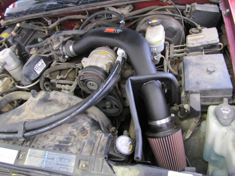 K&N 98-03 Chevy S-10 L4-2.2L Performance Intake Kit - Image 3