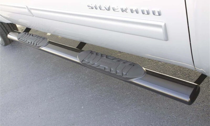 Lund 07-17 Chevy Silverado 1500 Crew Cab 5in. Oval Straight SS Nerf Bars - Polished - Image 4
