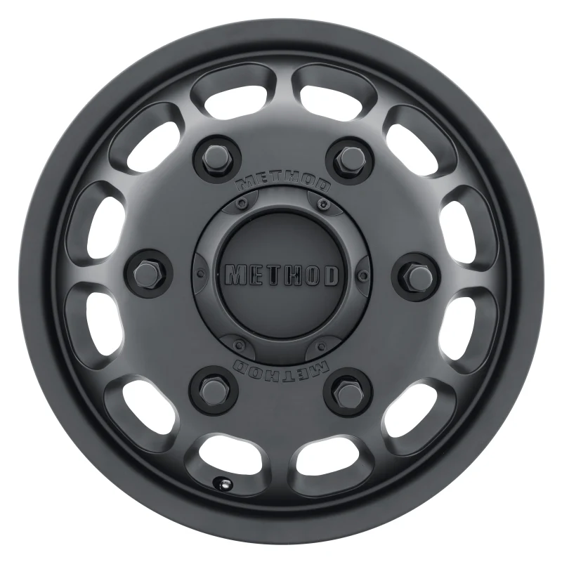 Method MR901 - FRONT 16x5.5 +117mm Offset 6x205 161.04mm CB Matte Black Wheel
