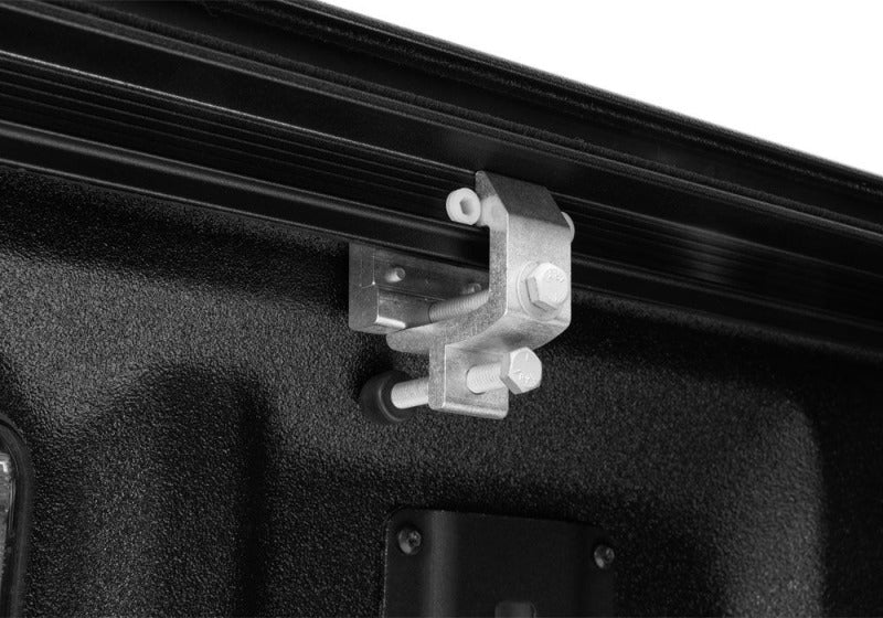 RealTruck 04-24 Nissan Titan CC 5.5ft Bed (w or w/o Utilitrack) RetraxPRO EZ-Off FRC-4000 - Image 15