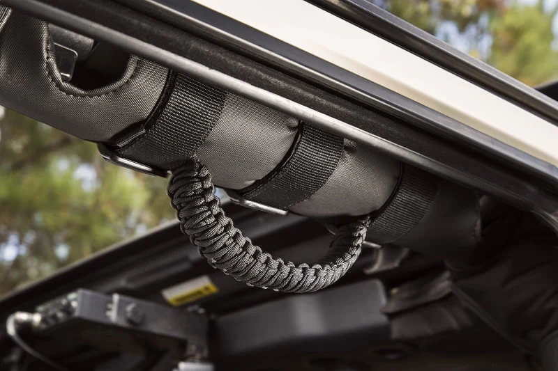 Rugged Ridge Paracord Grab Handles Black/Black Pair - Image 4