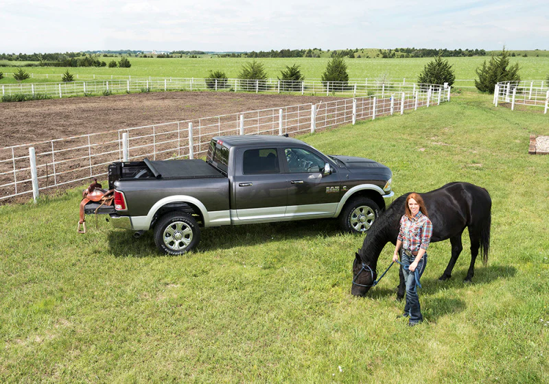 Truxedo 14-18 GMC Sierra & Chevrolet Silverado 1500 5ft 8in TruXport Bed Cover - Image 4