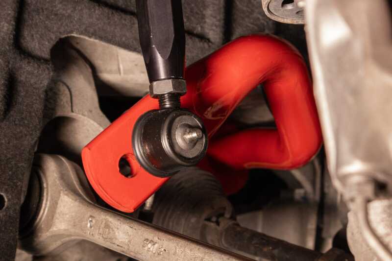 UMI Performance 16-24 Chevrolet Camaro Suspension Stabilizer Bar Link - Red - Image 6