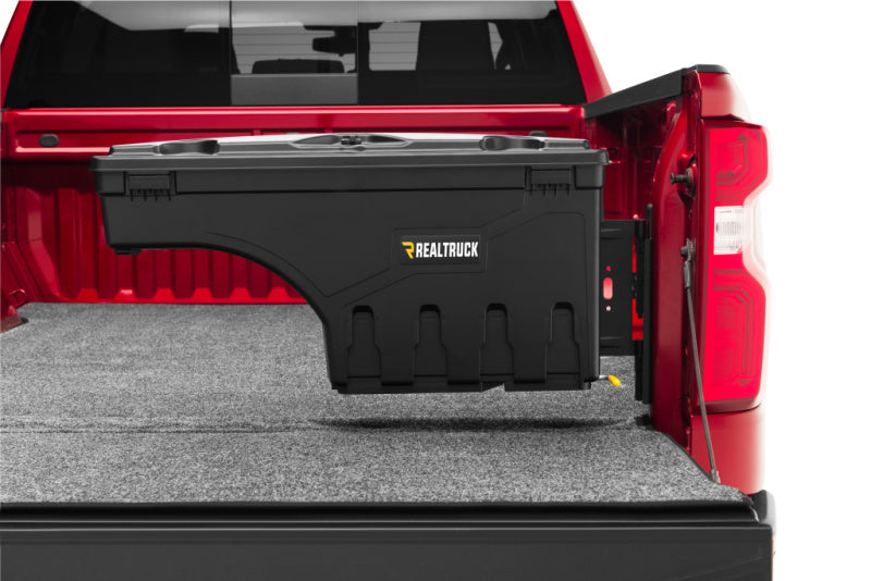 UnderCover 19-20 Chevy Silverado 1500 Passengers Side Swing Case - Black Smooth - Image 3
